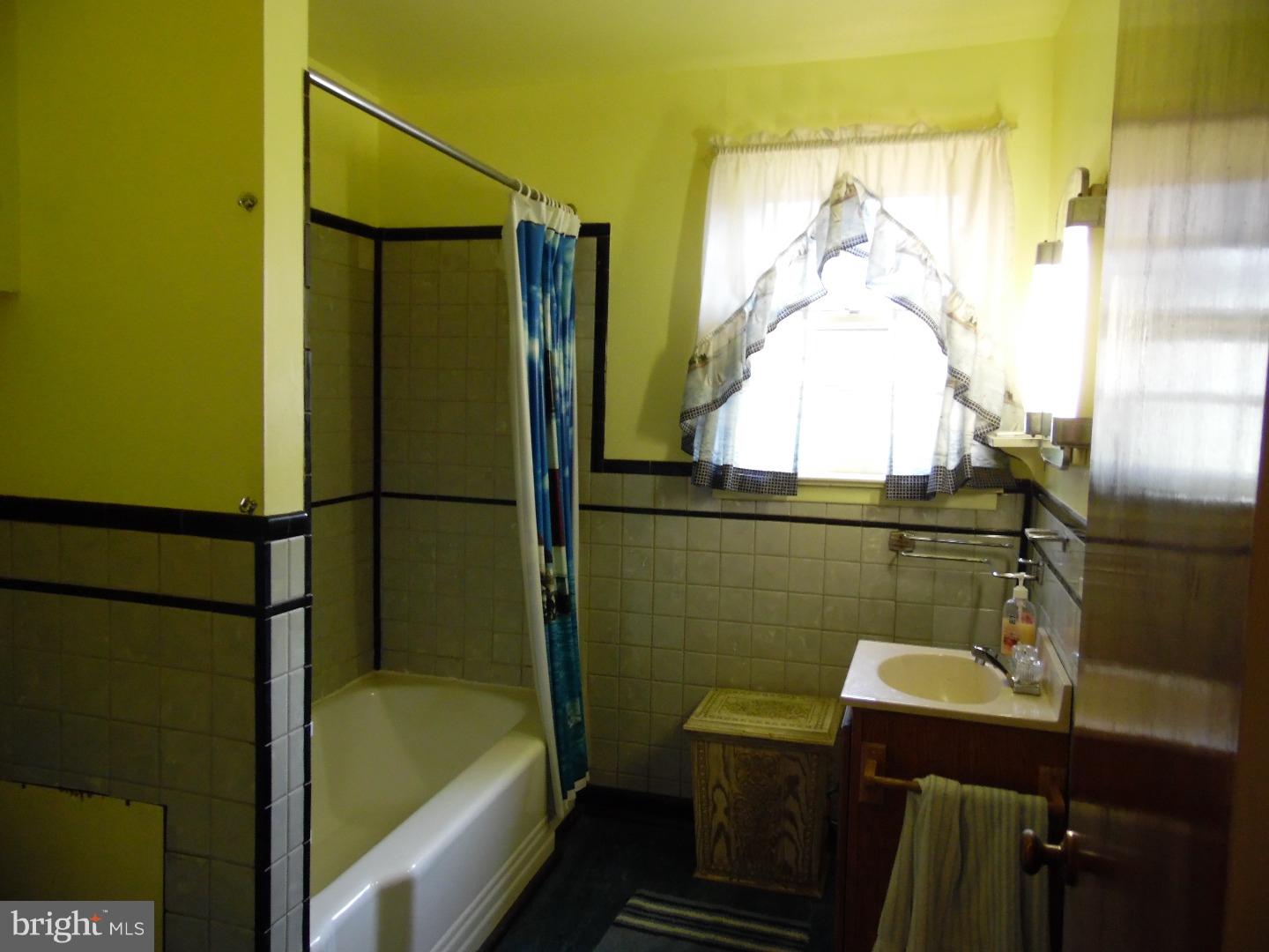 959 Old Harmony Road Newark, DE 19713 - Photo 7 of 23 Bathroom