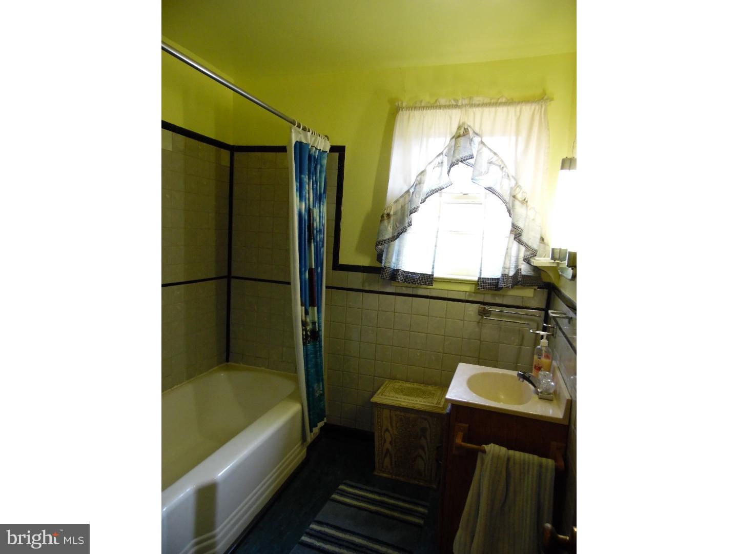 959 Old Harmony Road Newark, DE 19713 - Photo 8 of 23 Bathroom