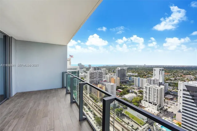 $4,200 | 88 Southwest 7th Street, Unit 2708, Miami, FL 33130