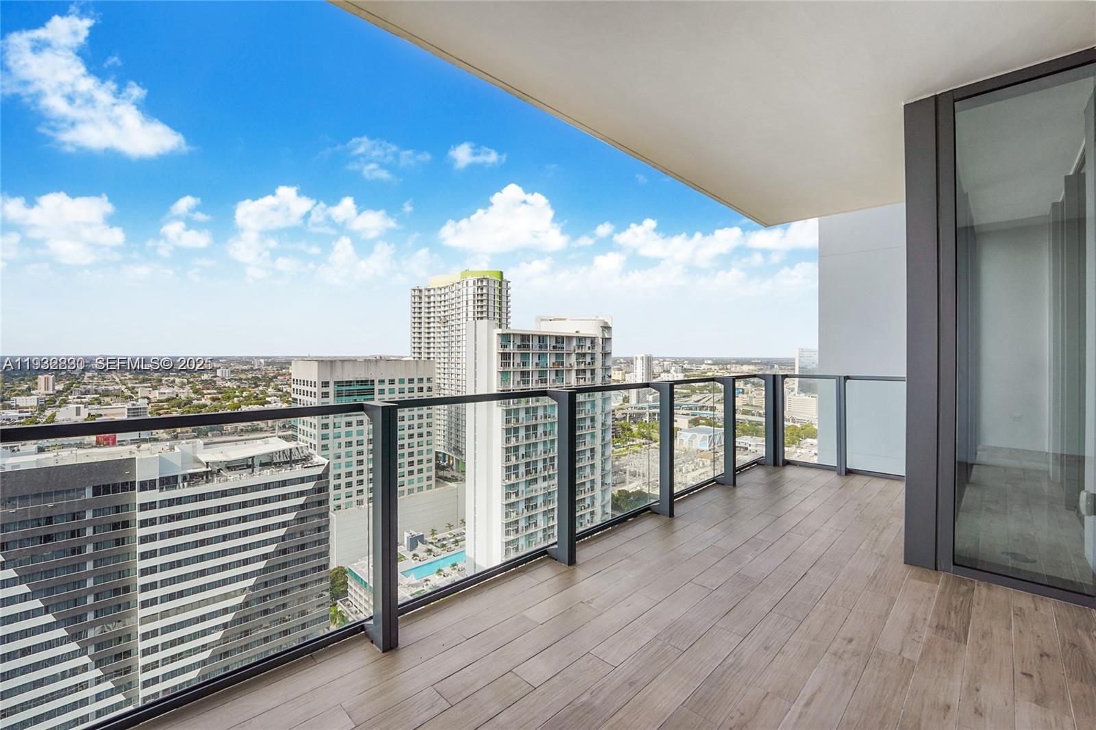 88 Southwest 7th Street, Unit 2708 Miami, FL 33130 - Photo 2 of 12 a view of balcony with city view