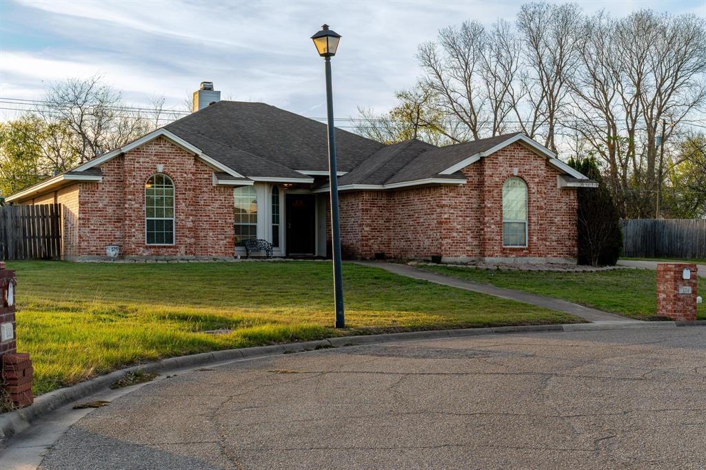 124 Topaz Circle Hewitt, TX 76643 - Photo 1 of 28