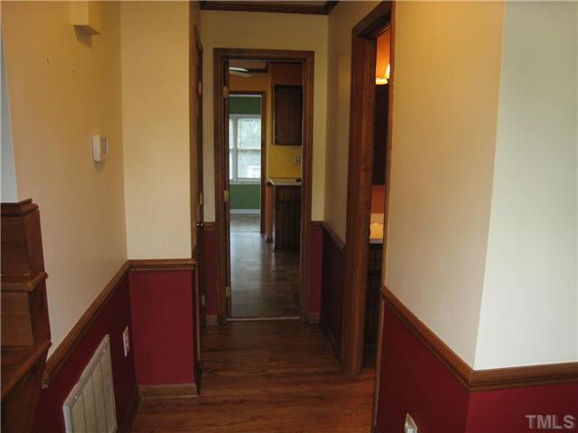 3505 East Jameson Road Raleigh, NC 27604 - Photo 2 of 14 Warm entry