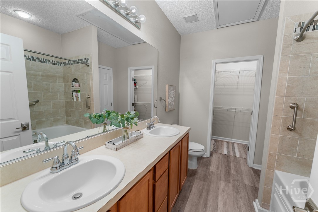 34 Travertine Circle Savannah, GA 31419 - Photo 20 of 43 Double sinks in primary