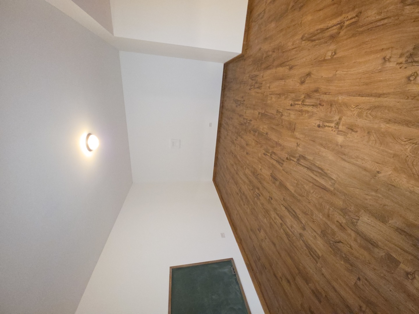 7108 West Hillside Road Crystal Lake, IL 60012 - Photo 5 of 29 Gallery Image 5