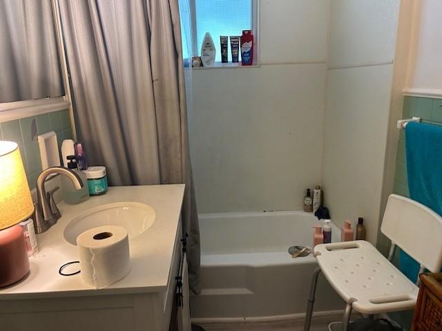 555 Marion Street Creighton, PA 15030 - Photo 3 of 7 a bathroom with a tub sink and toilet