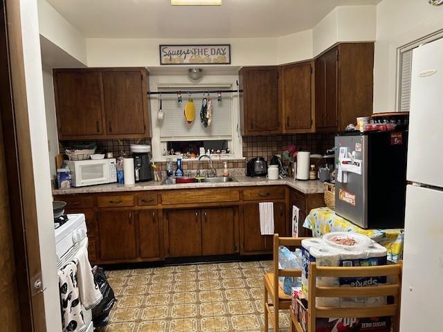 555 Marion Street Creighton, PA 15030 - Photo 4 of 7 a room with furniture a sink and a window