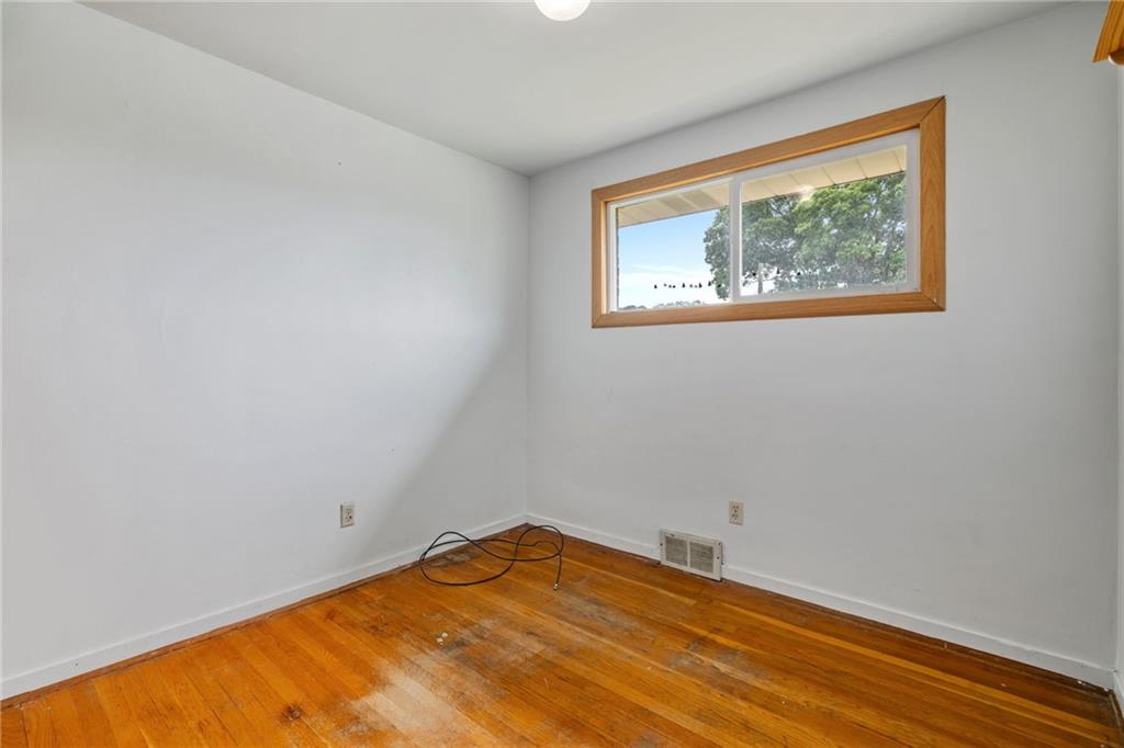 112 Chestnut Place Irwin, PA 15642 - Photo 17 of 32