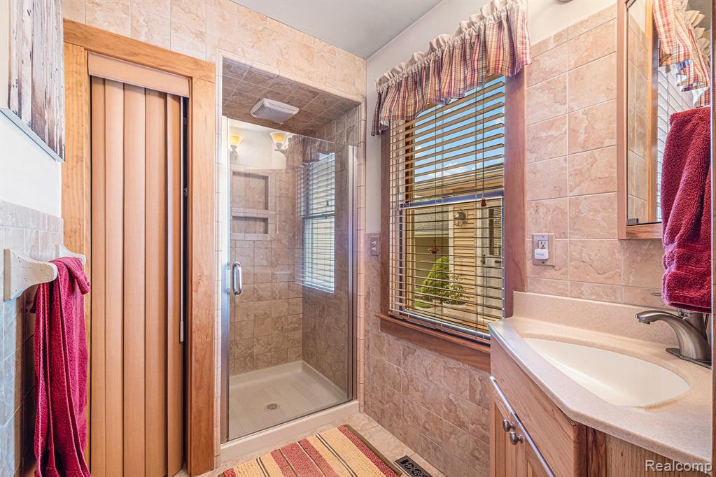 7488 South Jennings Road Swartz Creek, MI 48473 - Photo 15 of 35 Gallery Image 15