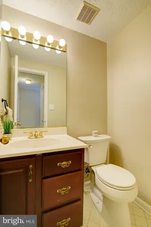 $3,700 | 15900 Fairway Drive, Dumfries, VA 22025