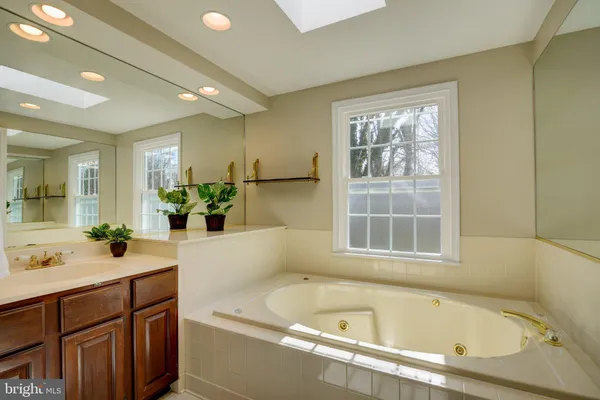 $3,700 | 15900 Fairway Drive, Dumfries, VA 22025