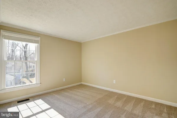 $3,700 | 15900 Fairway Drive, Dumfries, VA 22025