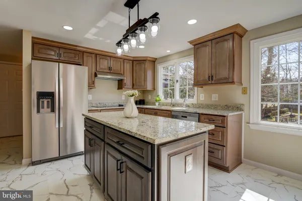 $3,700 | 15900 Fairway Drive, Dumfries, VA 22025