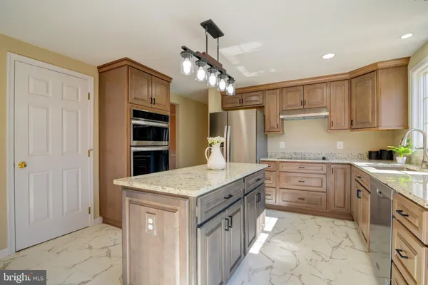 $3,700 | 15900 Fairway Drive, Dumfries, VA 22025