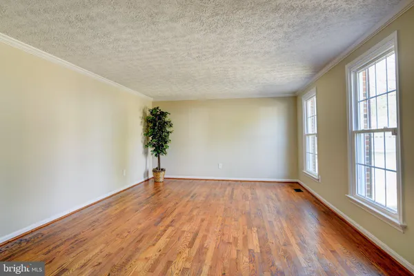 $3,700 | 15900 Fairway Drive, Dumfries, VA 22025