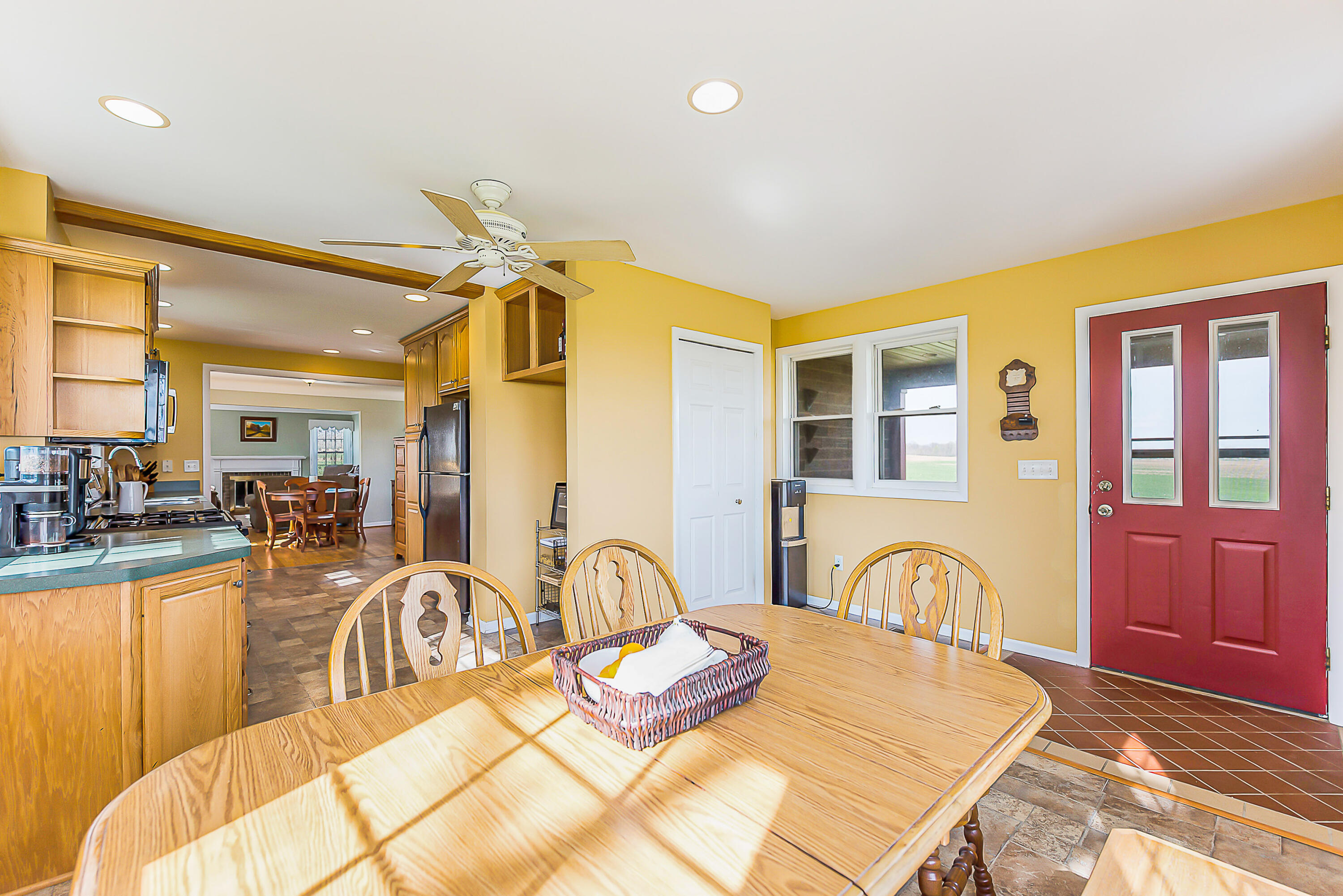 10715 Warner Road Milan, MI 48160 - Photo 2 of 58 Entry/Eating Area