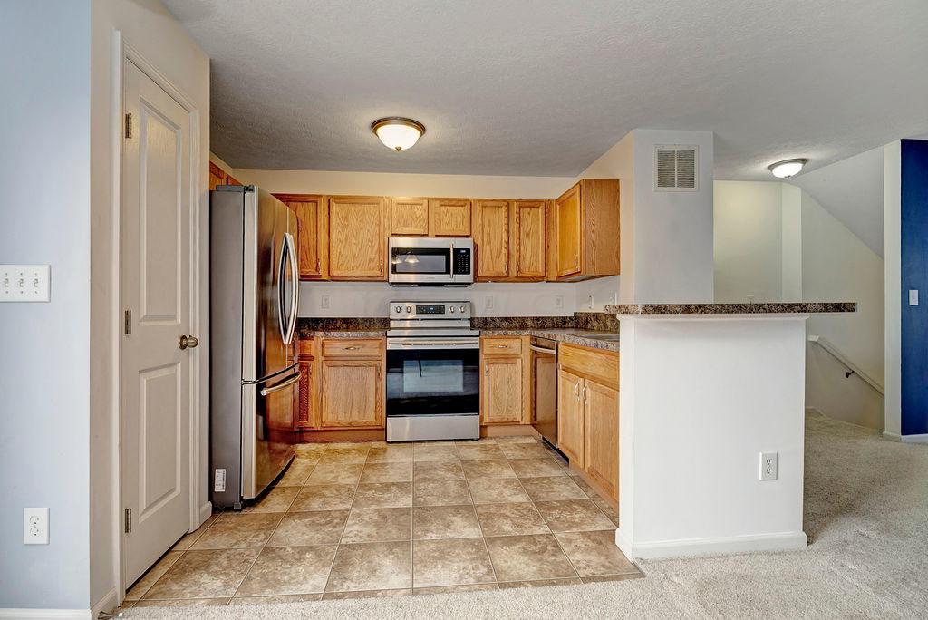 8324 Bruntsfield Road Columbus, OH 43235 - Photo 6 of 25 Gallery Image 6
