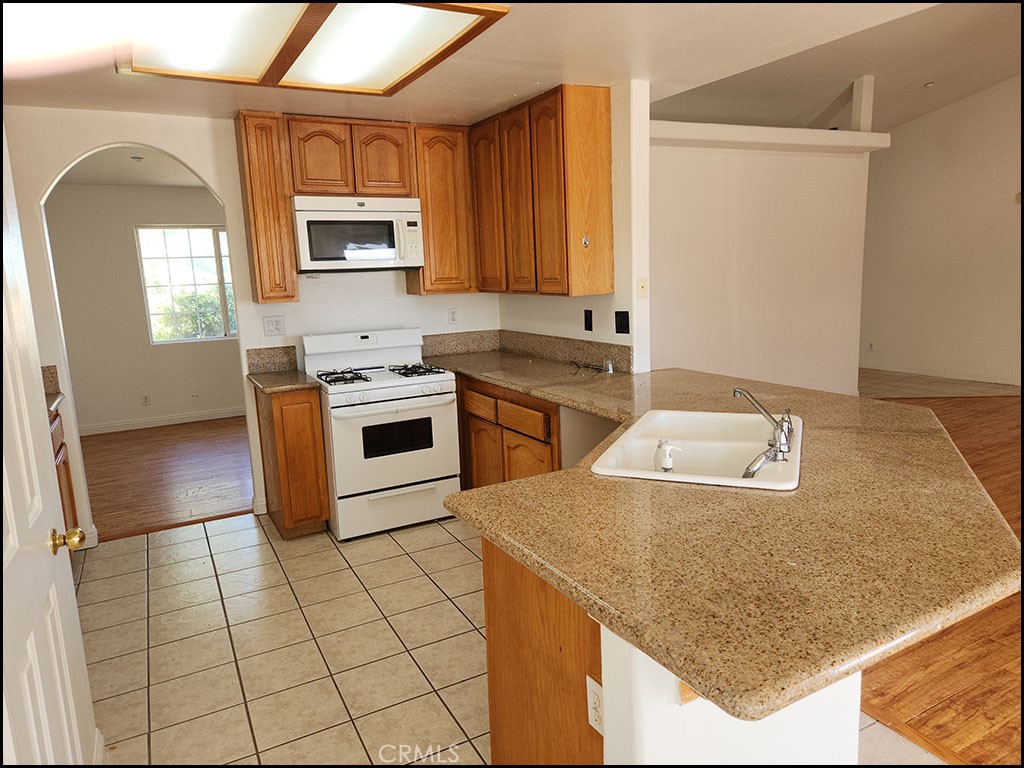 10685 Crystal Aire Road Pinon Hills, CA 92372 - Photo 24 of 48