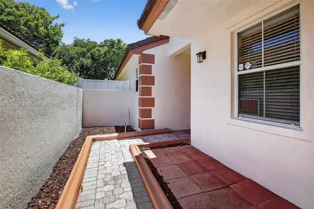 $565,000 | 7306 Northwest 1st Manor, Plantation, FL 33317