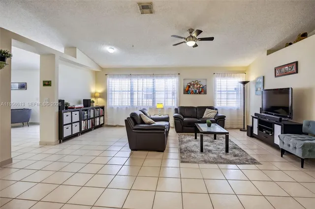 $565,000 | 7306 Northwest 1st Manor, Plantation, FL 33317