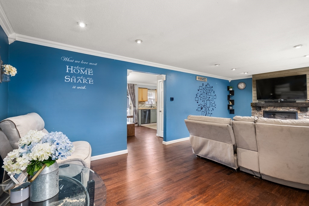 19 New Ludlow Road Granby, MA 01033 - Photo 4 of 31