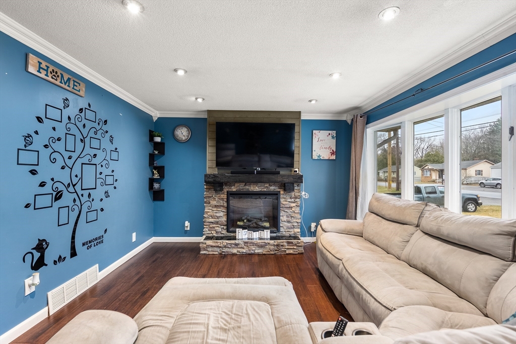 19 New Ludlow Road Granby, MA 01033 - Photo 5 of 31