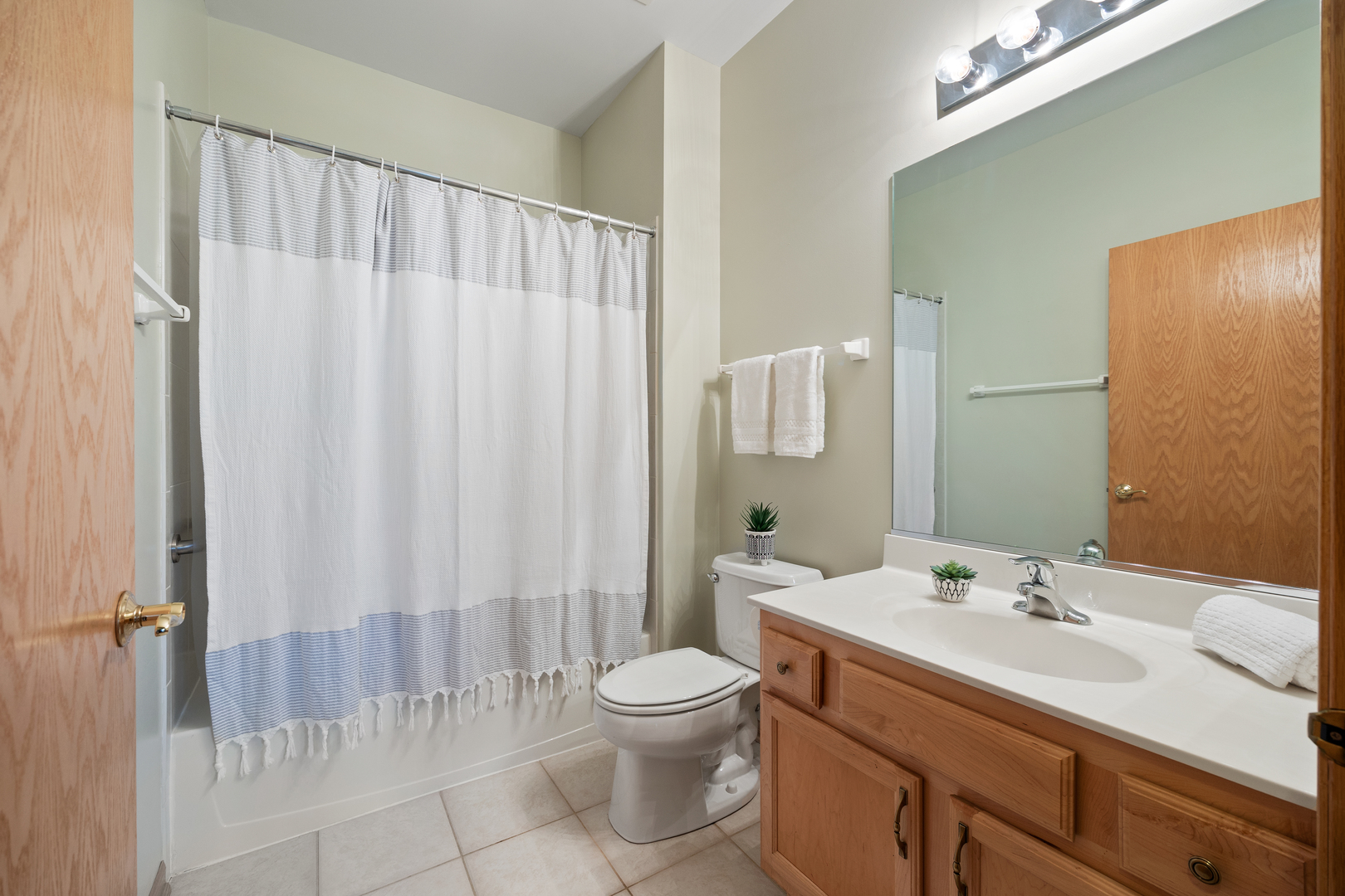 2292 Ashbrook Lane Grayslake, IL 60030 - Photo 19 of 22