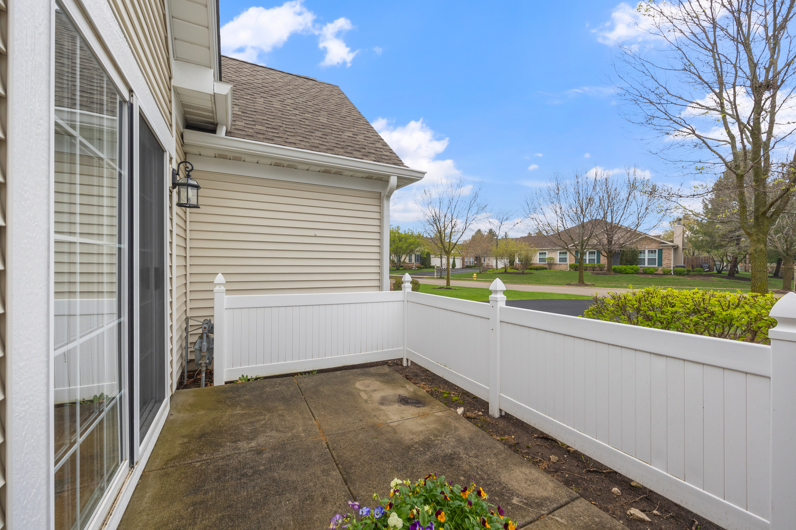 2292 Ashbrook Lane Grayslake, IL 60030 - Photo 5 of 22