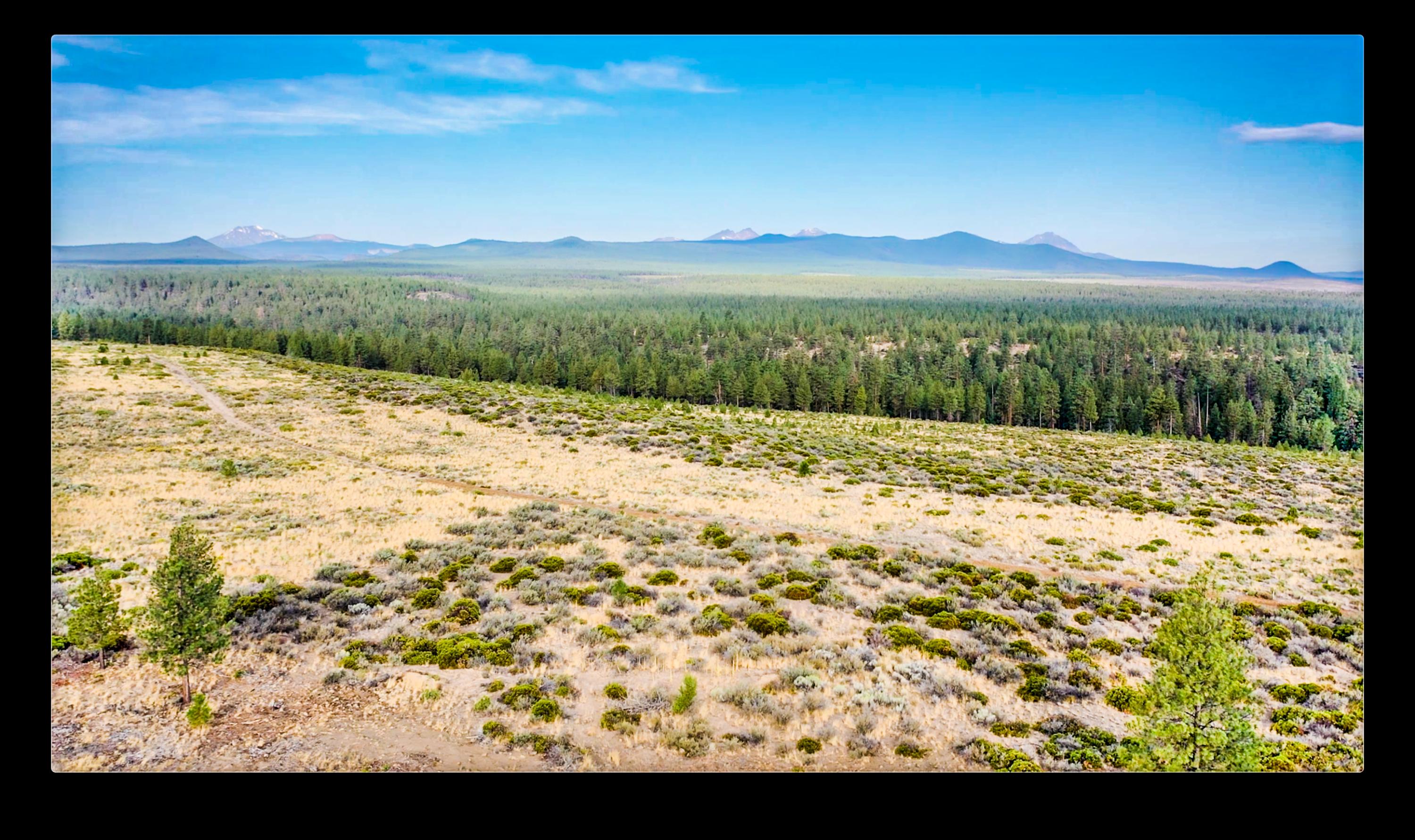62340 Huntsman Loop Bend Bend, OR 97703 - Photo 6 of 28 1CD3DBBB-7F41-47D7-AFF6-2BF75CF8BE7B