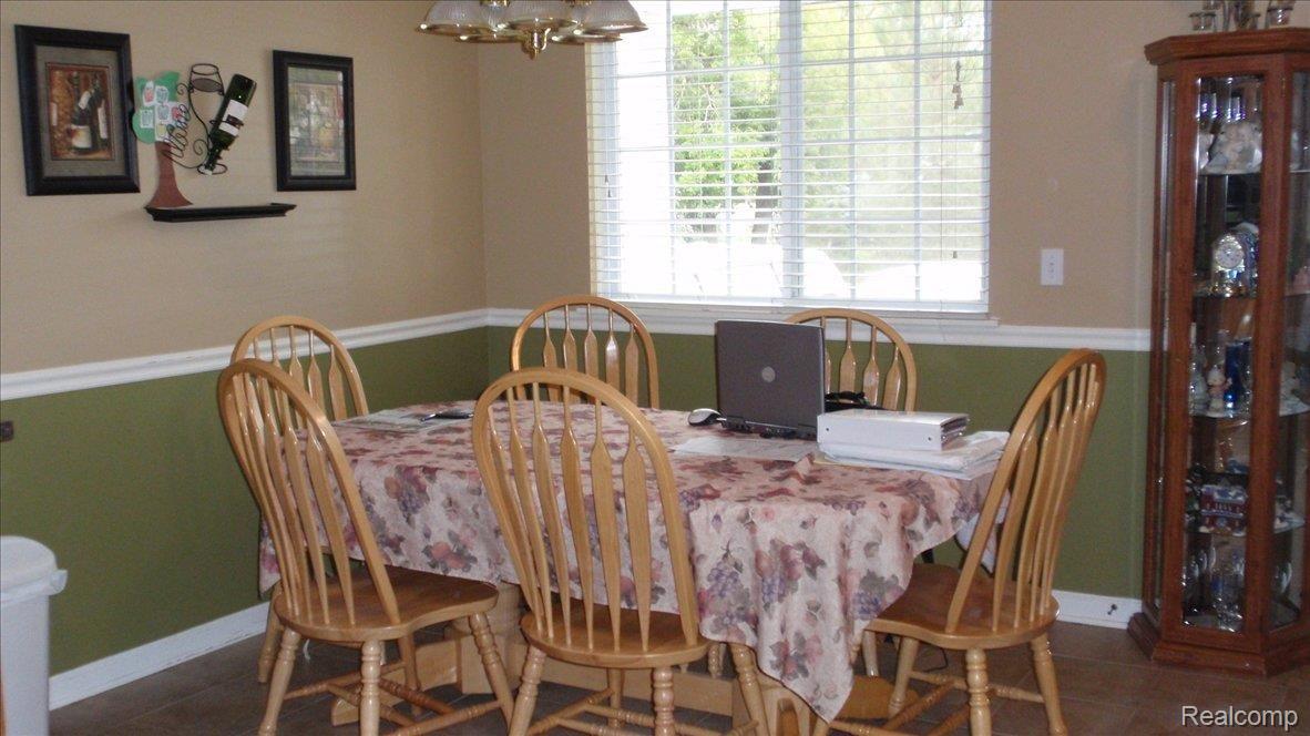 47553 Greenview Road Utica, MI 48317 - Photo 6 of 14 Charming dining area