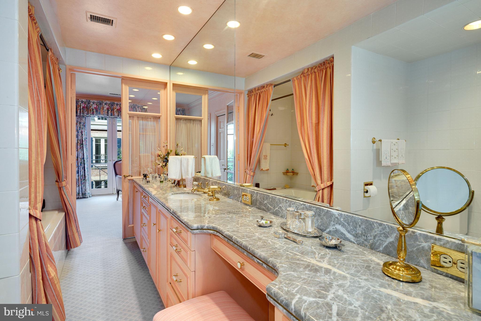 1811 Kalorama Square Northwest, Unit 6 Washington, DC 20009 - Photo 21 of 36 Primary Bath #1