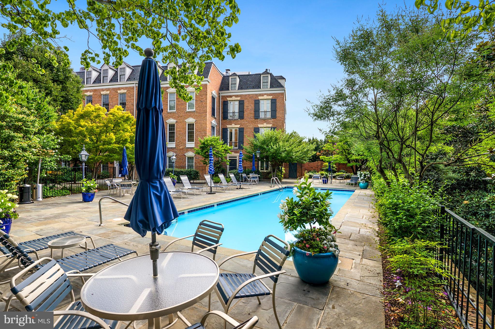 1811 Kalorama Square Northwest, Unit 6 Washington, DC 20009 - Photo 34 of 36 Kalorama Square pool