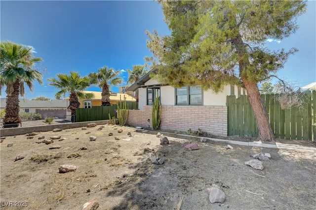$1,550 | 664 D, Boulder City, NV 89005