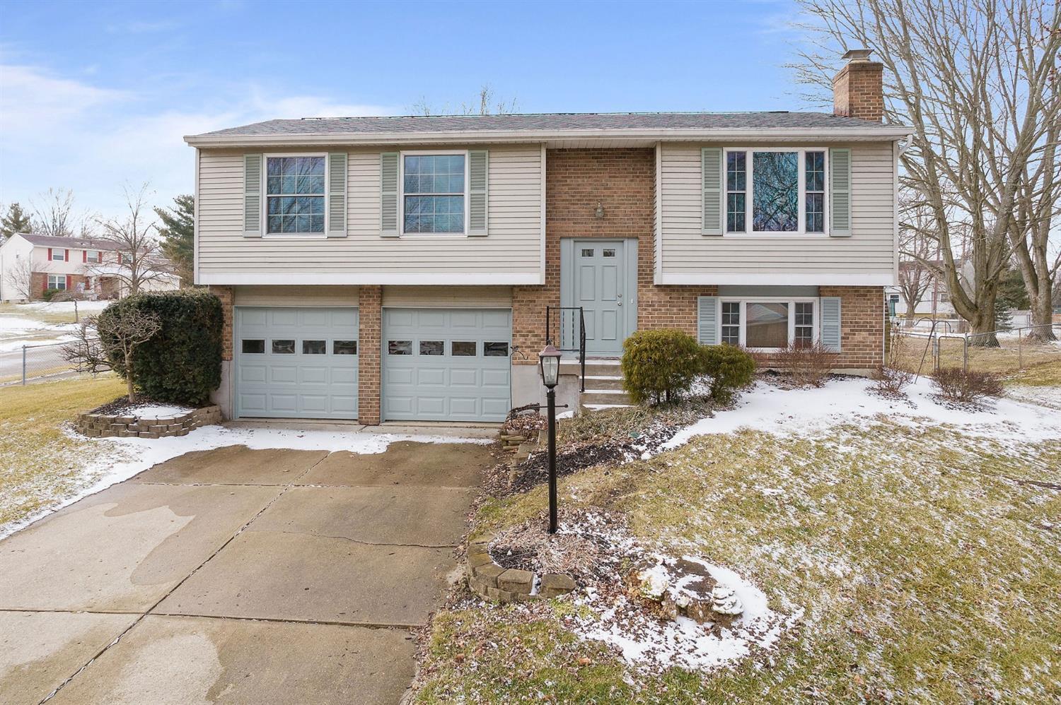 628 Regent Road Cincinnati, OH 45245 - Photo 1 of 29 Gallery Image 1
