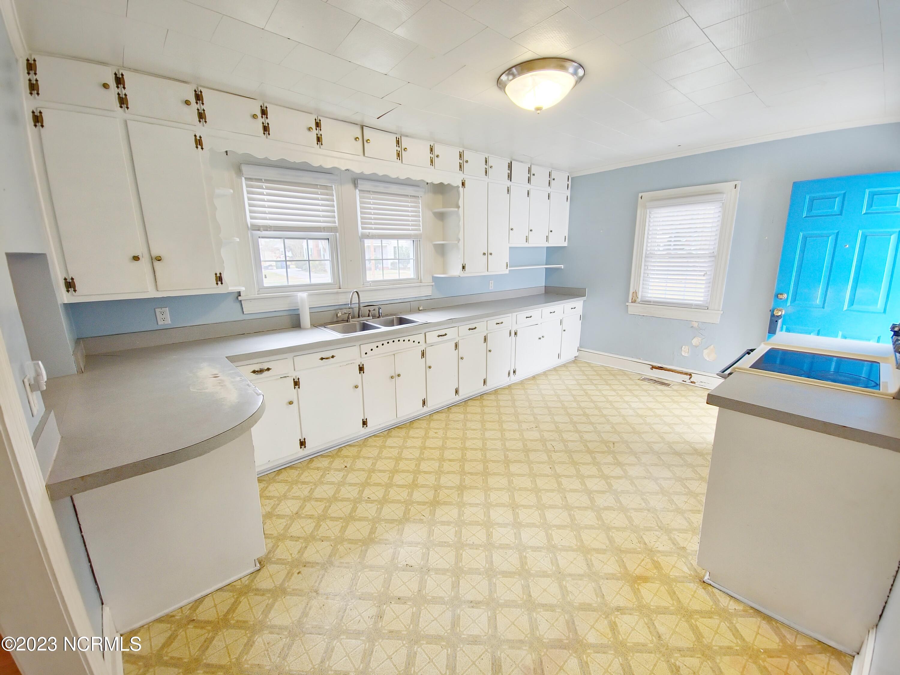 407 Second Street Ayden, NC 28513 - Photo 12 of 37 Kitchen