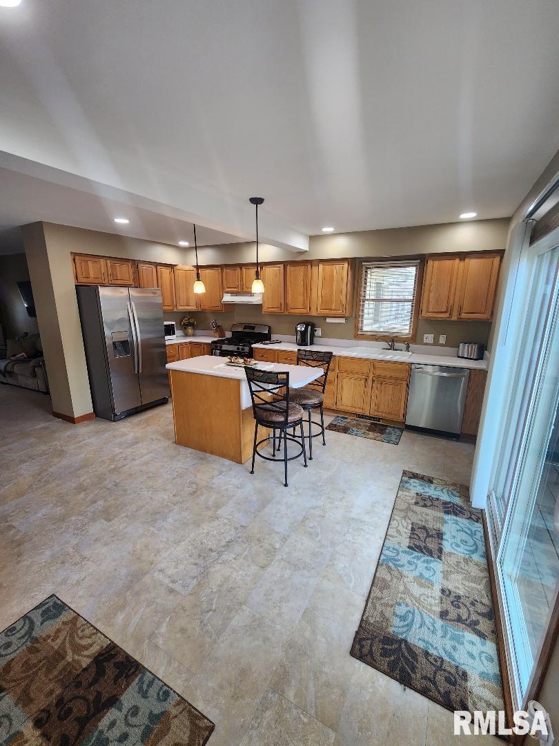 718 Middle Road Camanche, IA 52730 - Photo 13 of 31 Gallery Image 13