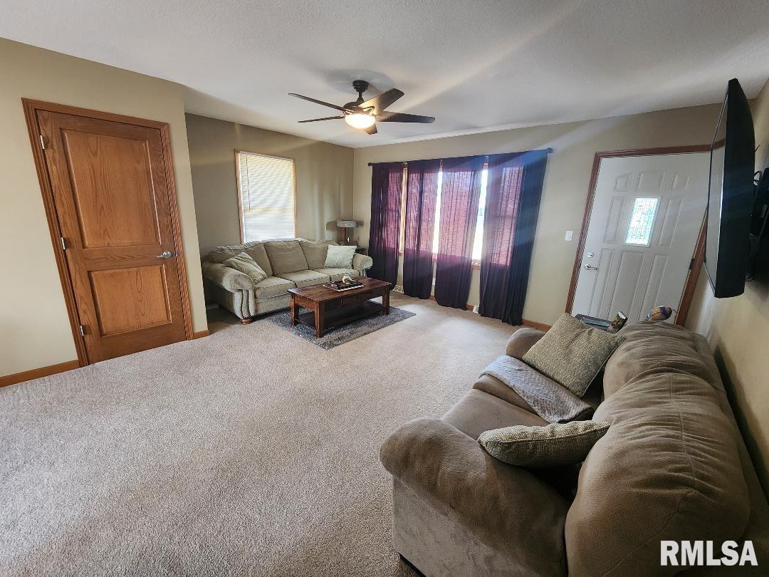 718 Middle Road Camanche, IA 52730 - Photo 17 of 31 Gallery Image 17