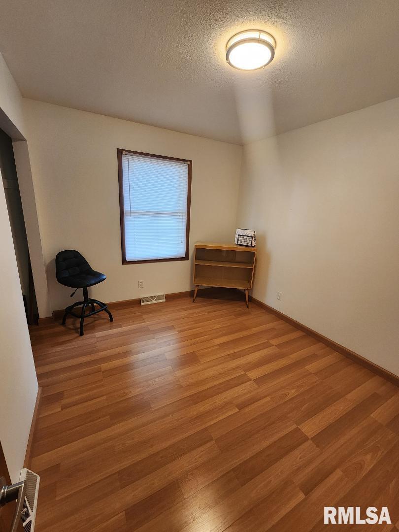 718 Middle Road Camanche, IA 52730 - Photo 21 of 31 Gallery Image 21