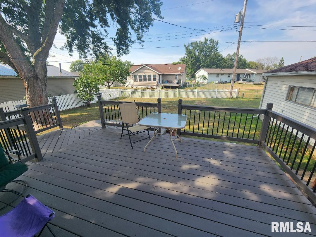 718 Middle Road Camanche, IA 52730 - Photo 7 of 31 Gallery Image 7