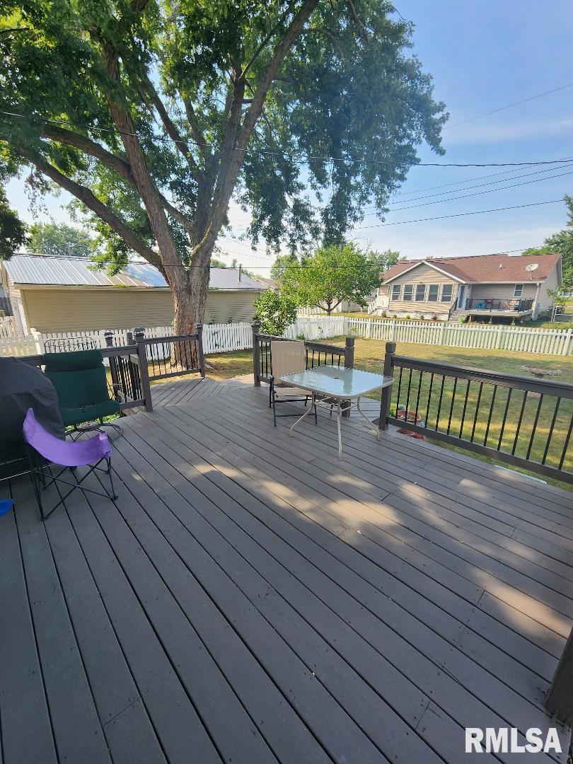 718 Middle Road Camanche, IA 52730 - Photo 8 of 31 Gallery Image 8