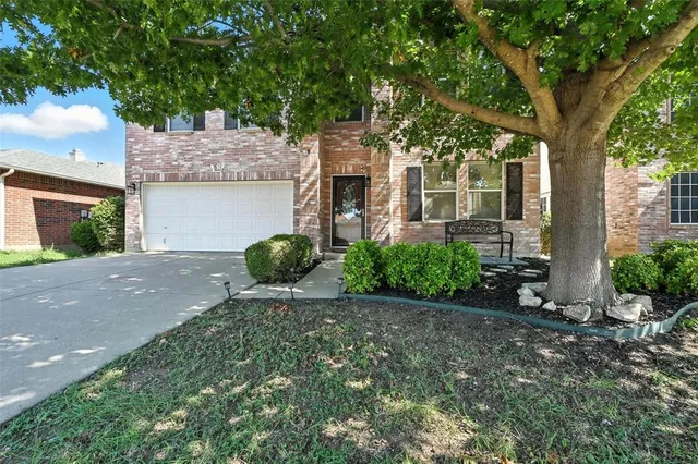 $299,900 | 3844 Irish Setter Drive, Fort Worth, TX 76123