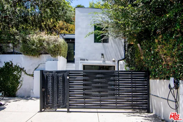$3,195 | 2553 1/2 Glen Green Street, Los Angeles, CA 90068