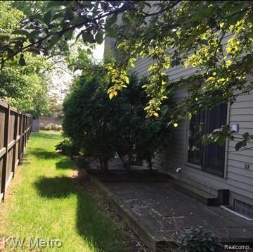 549 South Crooks Road Clawson, MI 48017 - Photo 3 of 22 3.PNG