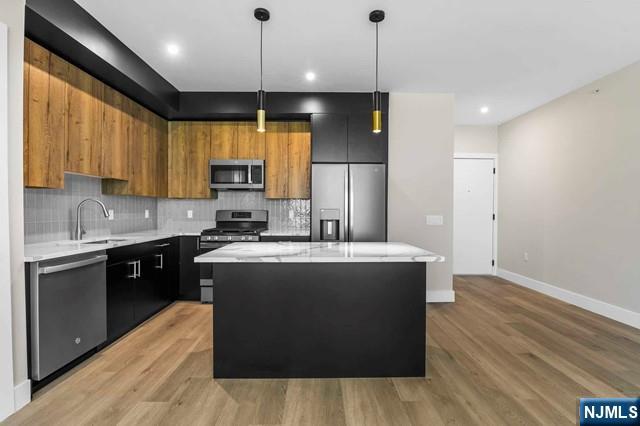 2021 Jones Road, Unit 104 Fort Lee, NJ 07024 - Photo 1 of 6