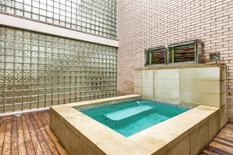 $1,900,000 | 9 Hallshire Court, Dallas, TX 75225