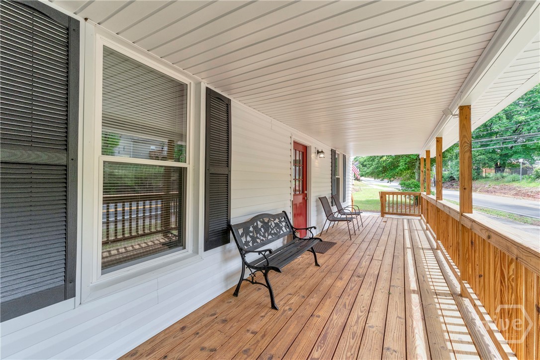 337 State Street Commerce, GA 30529 - Photo 9 of 38