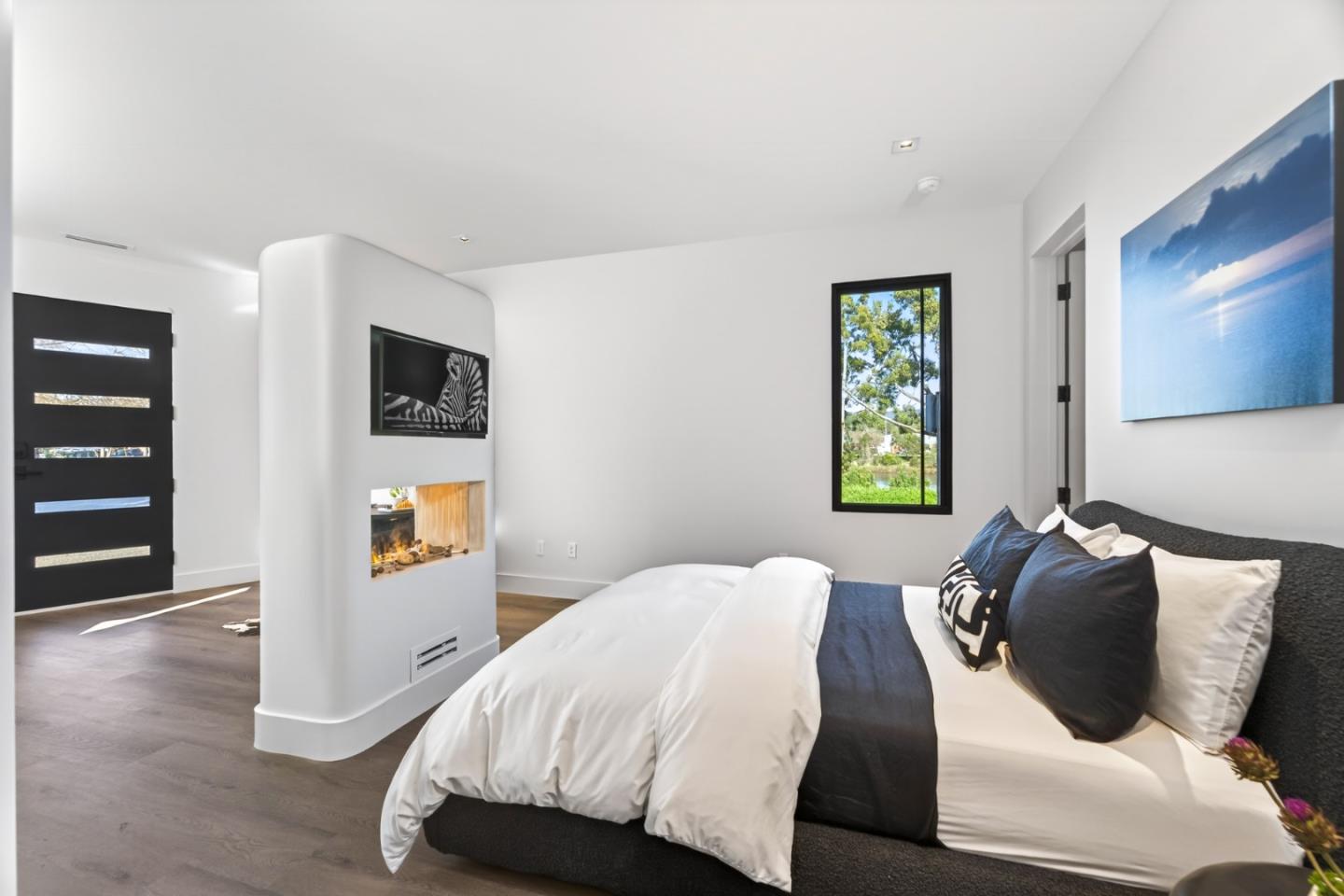 585 Riverside Drive Napa, CA 94559 - Photo 9 of 36 a bedroom with a bed and a television