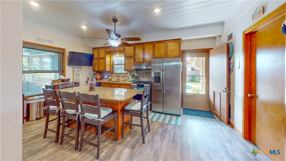 509 Monroe Avenue Port O'Connor, TX 77982 - Photo 37 of 46 Kitchen downstairs
