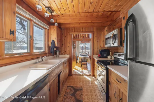 $799,000 | 407 Lakeview Road, Craryville, NY 12521