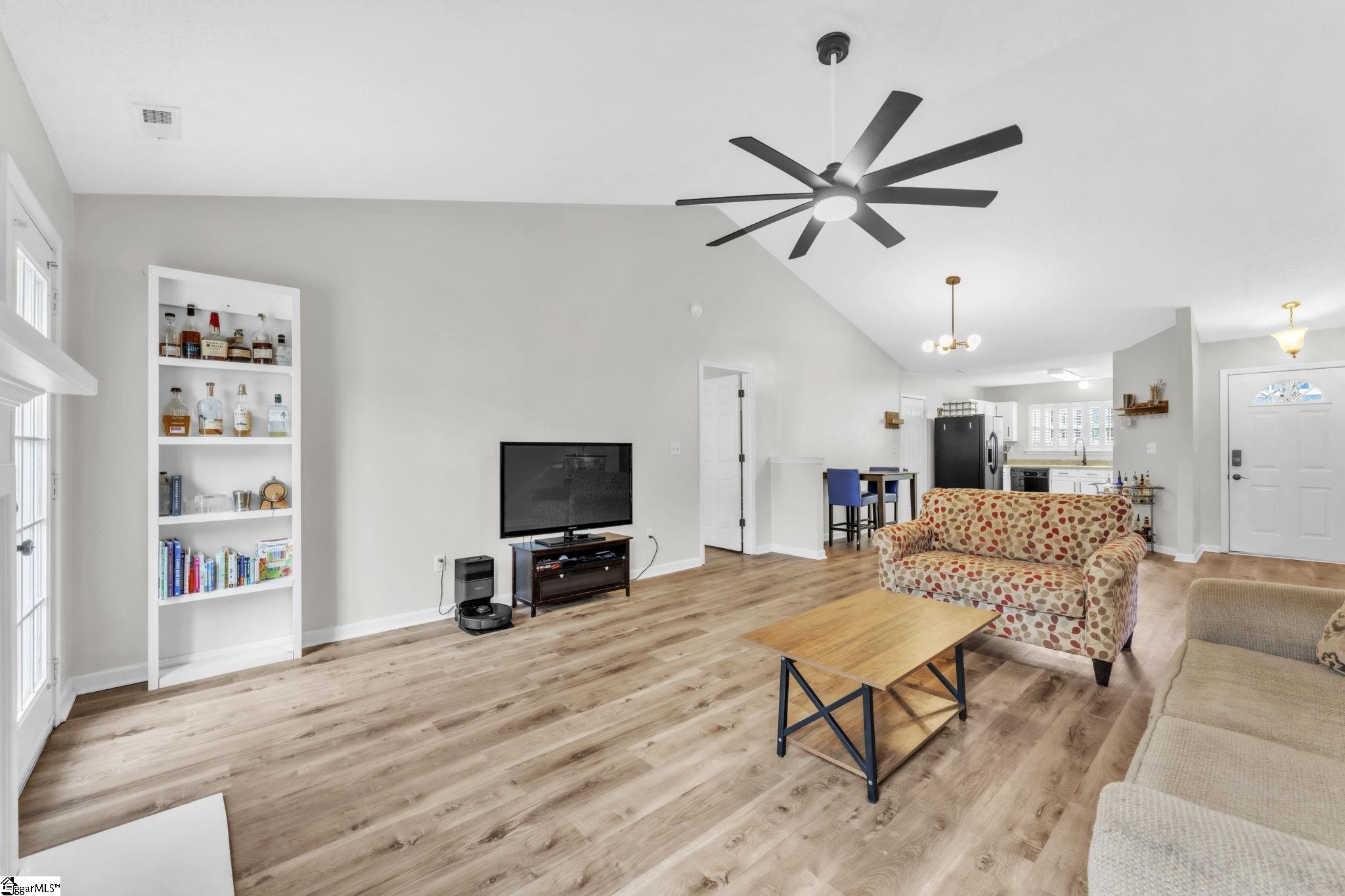 303 South Sandy Brook Way Simpsonville, SC 29680 - Photo 4 of 24