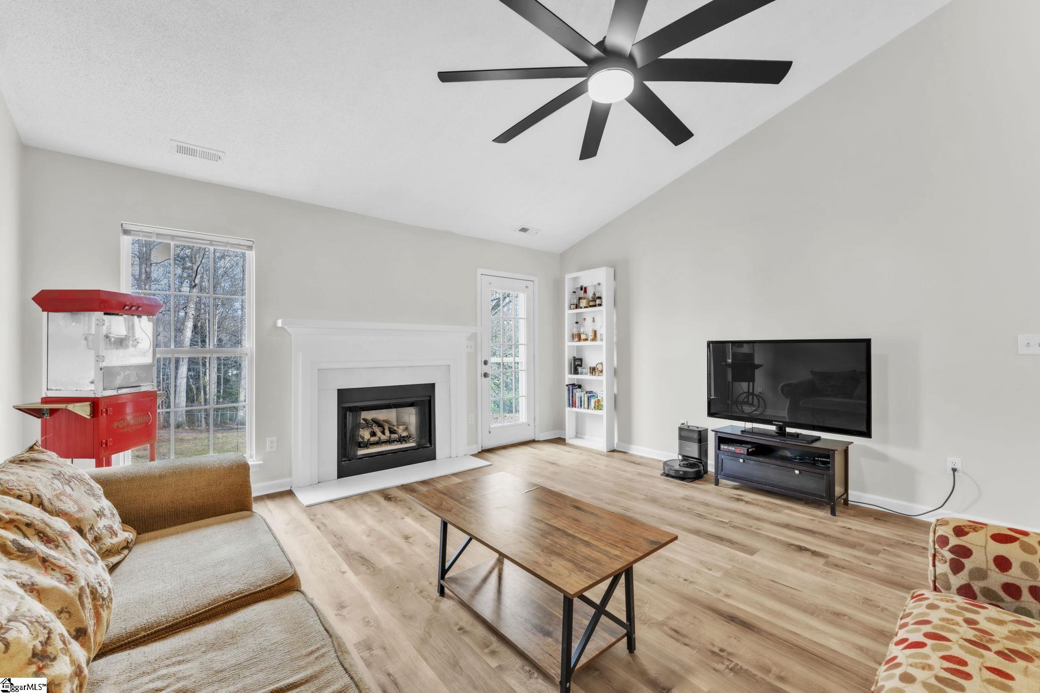 303 South Sandy Brook Way Simpsonville, SC 29680 - Photo 5 of 24